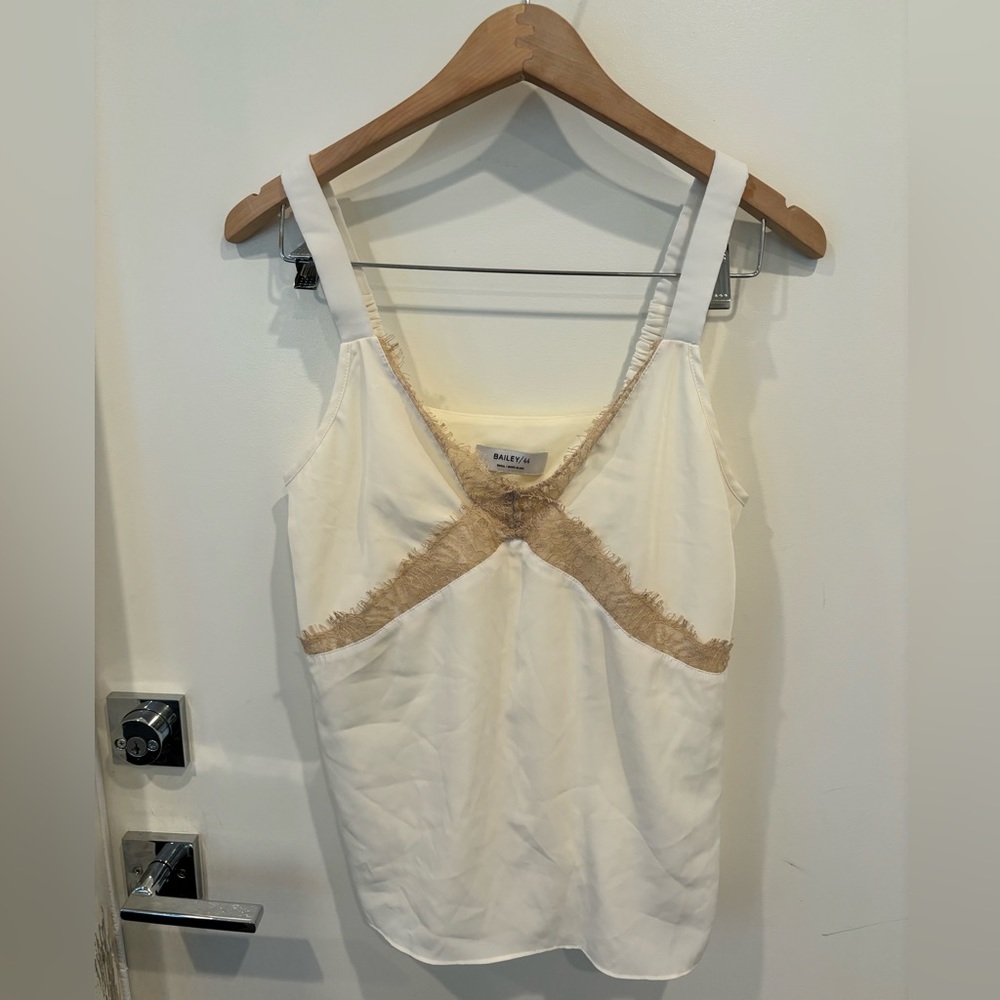 New without tags Bailey 44 tank top size small